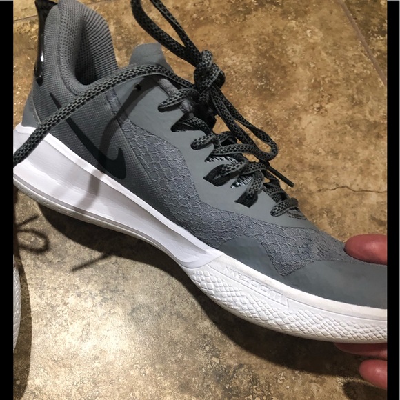 Nike Kobe Mamba Fury Basketball shoes like new - Picture 5 of 10